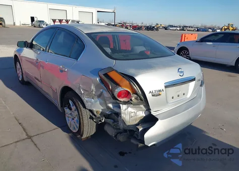 2010 Nissan Altima z USA, uszkodzony, nr VIN 1N4ALP7AN521620